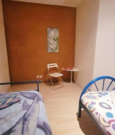 Calme Et Cour Privee, Pres De La Mediatheque