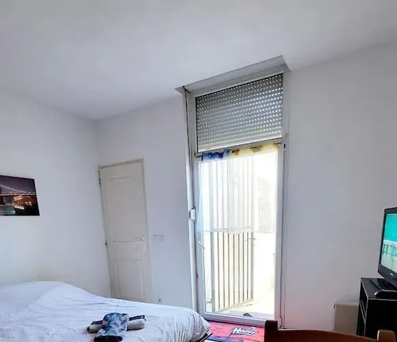 Avec Exterieur, Proche Mediatheque Sète